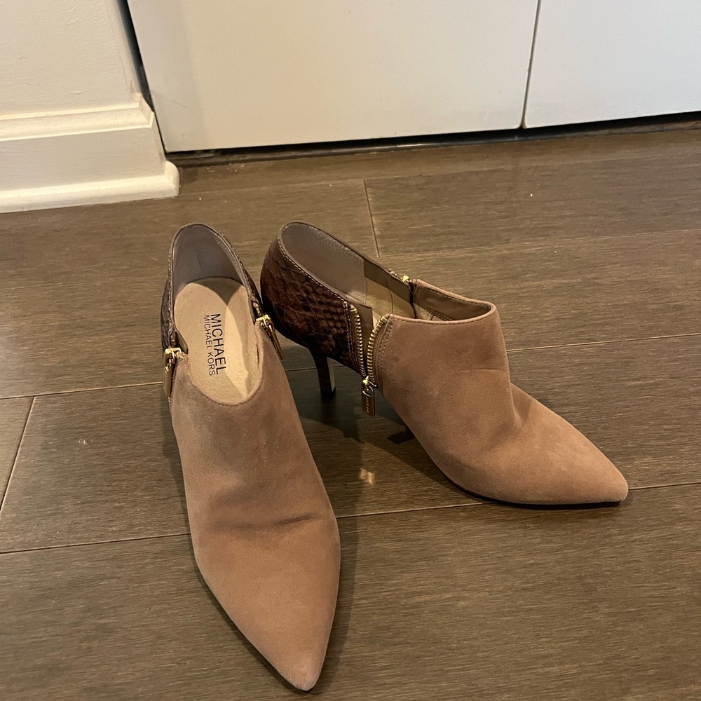 Michael Kors Brown Heeled Boots Sleek Design